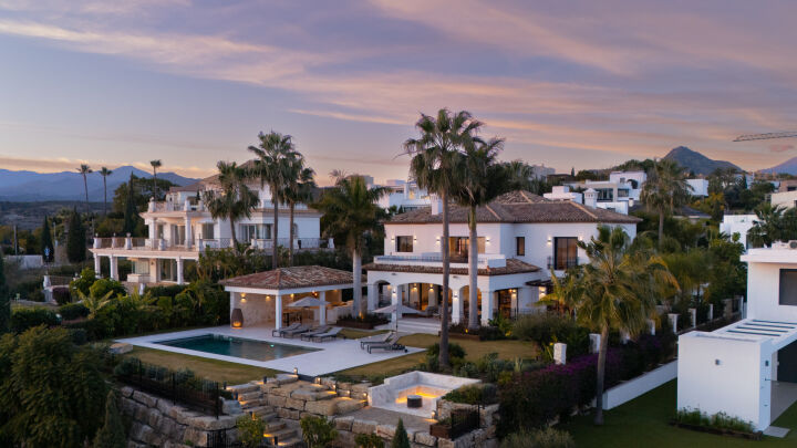 Casa de Luna - Sophisticated Andalusian Villa with Breathtaking Panoramic Views