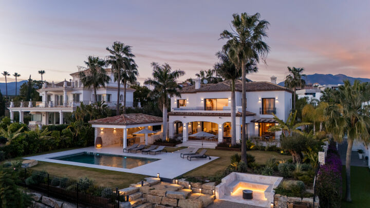 Casa de Luna - Sophisticated Andalusian Villa with Breathtaking Panoramic Views