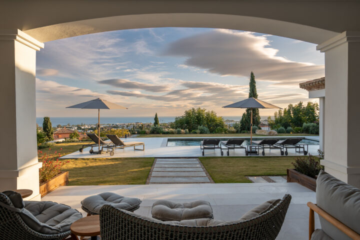 Casa de Luna - Sophisticated Andalusian Villa with Breathtaking Panoramic Views