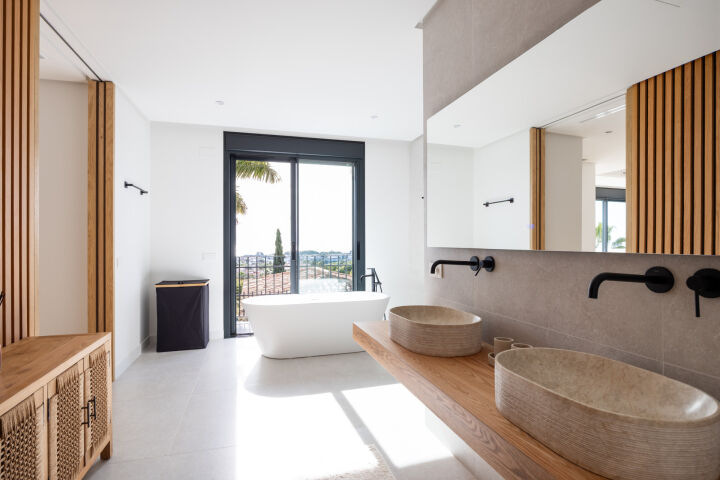 Casa de Luna - Sophisticated Andalusian Villa with Breathtaking Panoramic Views