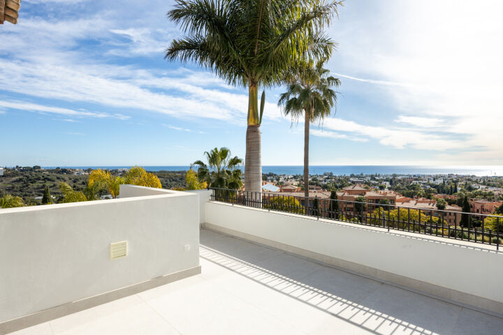 Casa de Luna - Sophisticated Andalusian Villa with Breathtaking Panoramic Views