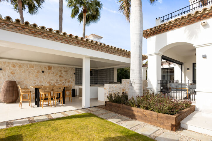 Casa de Luna - Sophisticated Andalusian Villa with Breathtaking Panoramic Views