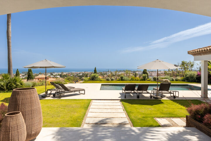 Casa de Luna - Sophisticated Andalusian Villa with Breathtaking Panoramic Views