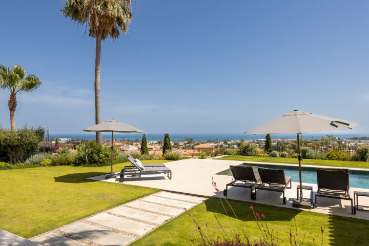 Casa de Luna - Sophisticated Andalusian Villa with Breathtaking Panoramic Views