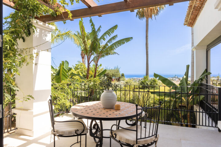 Casa de Luna - Sophisticated Andalusian Villa with Breathtaking Panoramic Views