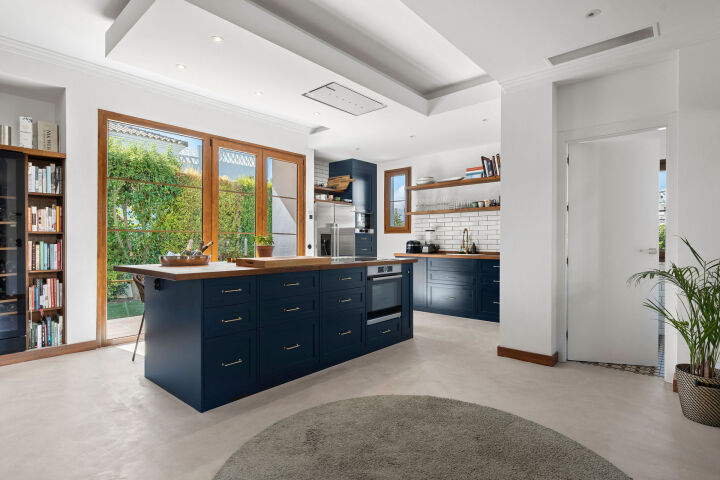 Villa Pinot - A Contemporary Gem in Estepona East