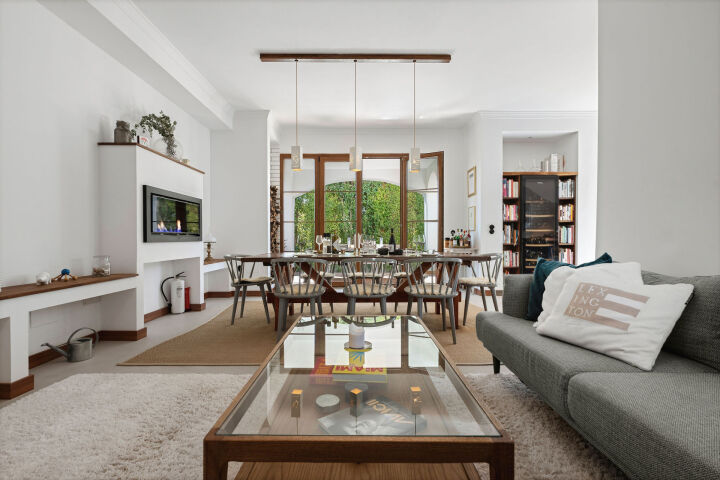 Villa Pinot - A Contemporary Gem in Estepona East