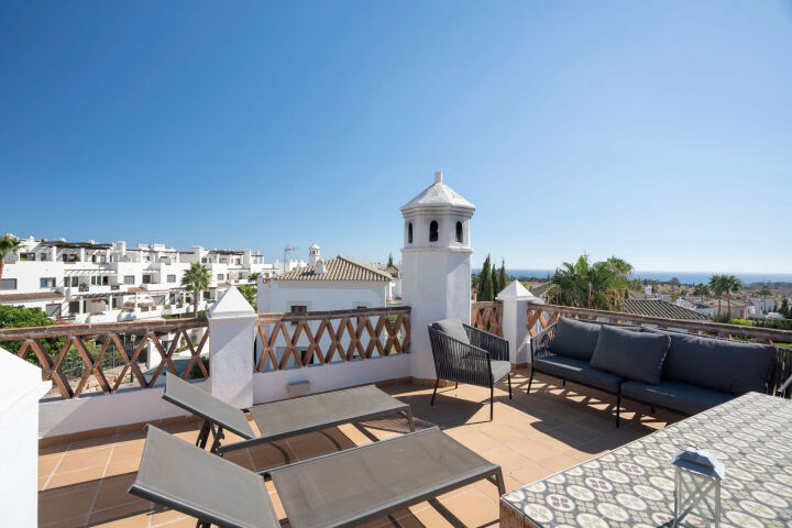 Villa Pinot - A Contemporary Gem in Estepona East