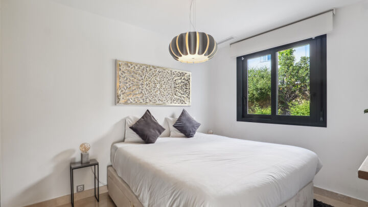 Casa Aria - Chic 3-Bedroom Townhouse with Expansive Views Near Puente Romano