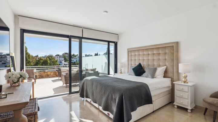 Casa Aria - Chic 3-Bedroom Townhouse with Expansive Views Near Puente Romano