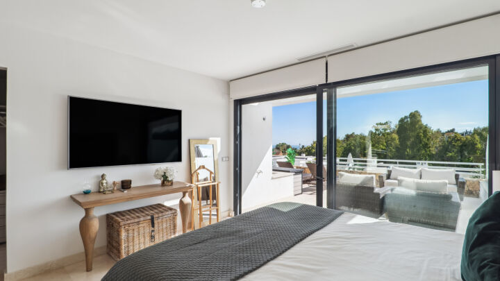 Casa Aria - Chic 3-Bedroom Townhouse with Expansive Views Near Puente Romano