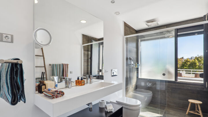 Casa Aria - Chic 3-Bedroom Townhouse with Expansive Views Near Puente Romano
