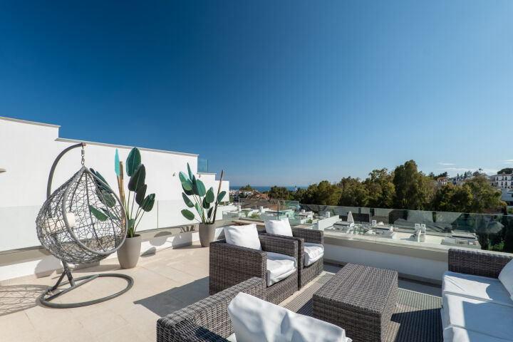 Casa Aria - Chic 3-Bedroom Townhouse with Expansive Views Near Puente Romano