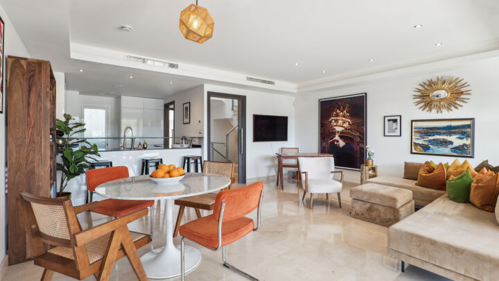 Casa Aria - Chic 3-Bedroom Townhouse with Expansive Views Near Puente Romano