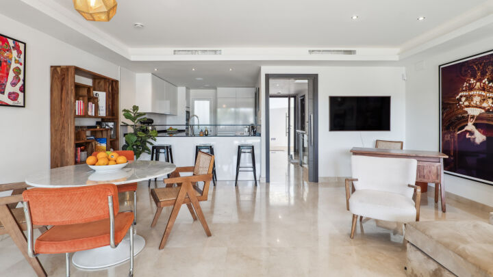 Casa Aria - Chic 3-Bedroom Townhouse with Expansive Views Near Puente Romano