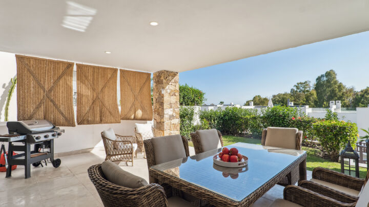 Casa Aria - Chic 3-Bedroom Townhouse with Expansive Views Near Puente Romano