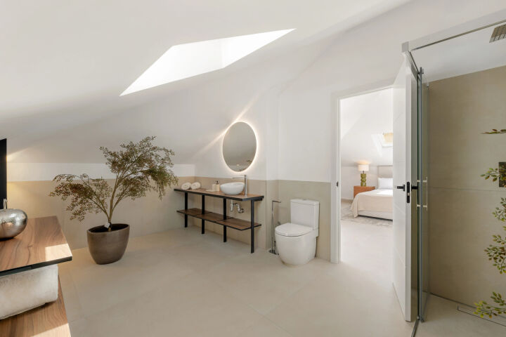 Las Lolas Sky Residence - A Boutique Penthouse in the Heart of Nueva Andalucía
