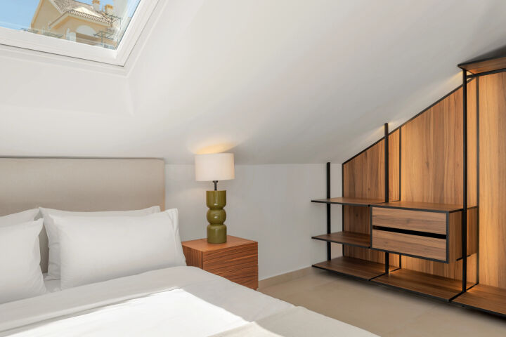 Las Lolas Sky Residence - A Boutique Penthouse in the Heart of Nueva Andalucía