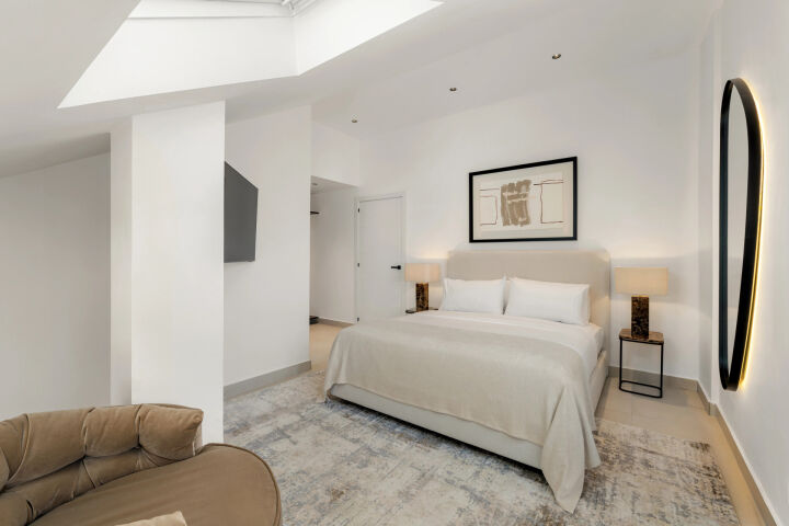Las Lolas Sky Residence - A Boutique Penthouse in the Heart of Nueva Andalucía