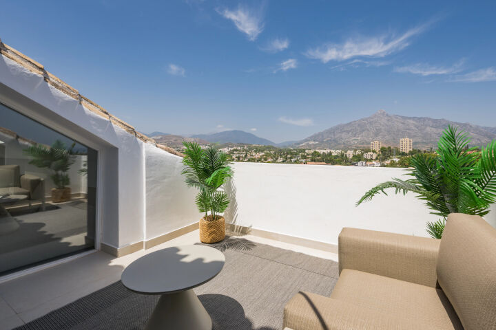 Las Lolas Sky Residence - Un ático boutique en el corazón de Nueva Andalucía