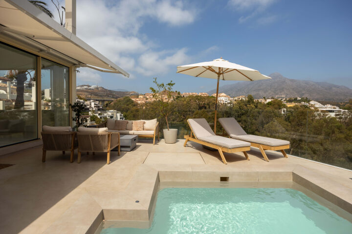 Apartment Les Belvederes - Luxury Apartment with Private Pool in Nueva Andalucia