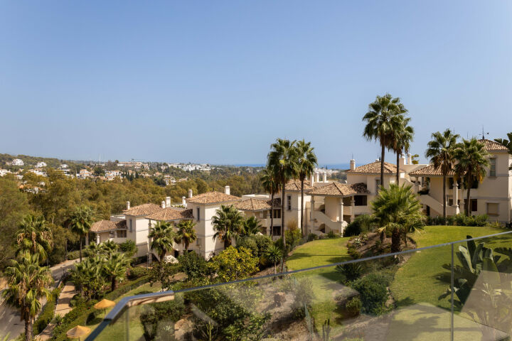 Apartment Les Belvederes - Luxury Apartment with Private Pool in Nueva Andalucia
