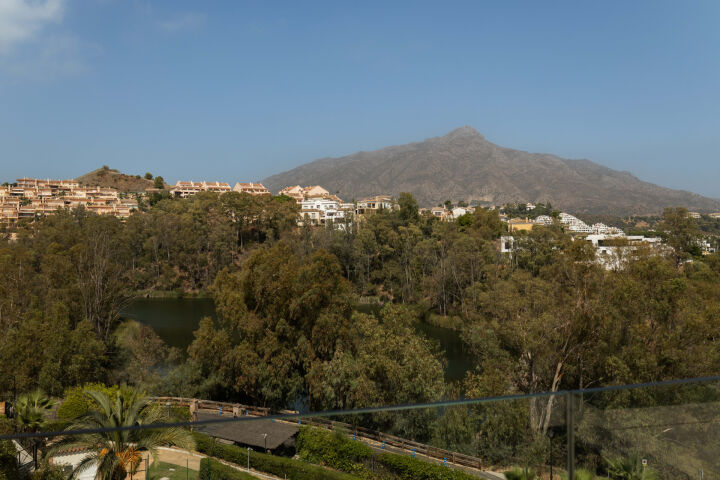 Apartment Les Belvederes - Luxury Apartment with Private Pool in Nueva Andalucia