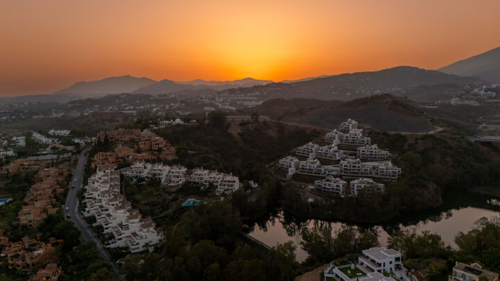 Apartment Les Belvederes - Luxury Apartment with Private Pool in Nueva Andalucia