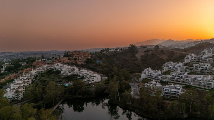 Apartment Les Belvederes - Luxury Apartment with Private Pool in Nueva Andalucia
