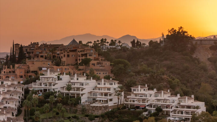 Apartment Les Belvederes - Luxury Apartment with Private Pool in Nueva Andalucia