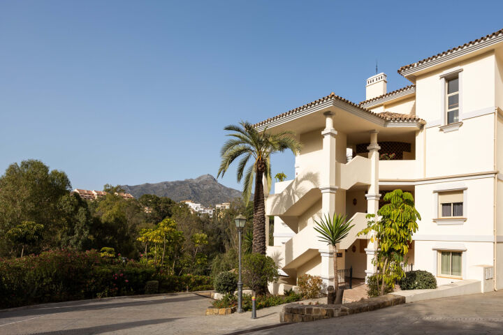 Alto Belvedere - Renovated Ground Floor Apartment with Private Pool in Nueva Andalucía