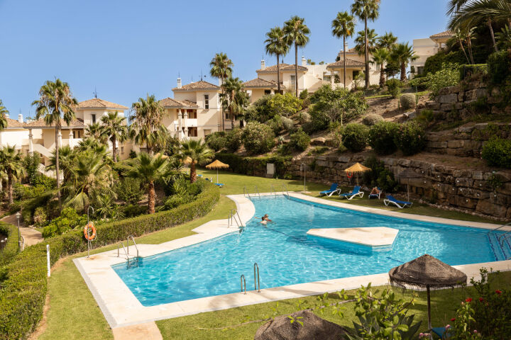 Alto Belvedere - Renovated Ground Floor Apartment with Private Pool in Nueva Andalucía