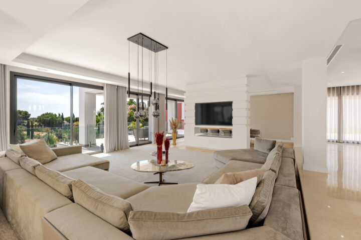 Villa Rebecka - Contemporary Mediterranean Home in Los Flamingos, Benahavís