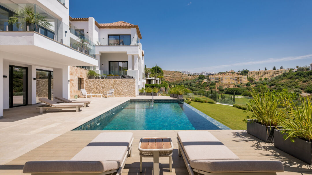 Villa Rebecka - Contemporary Mediterranean Home in Los Flamingos, Benahavís