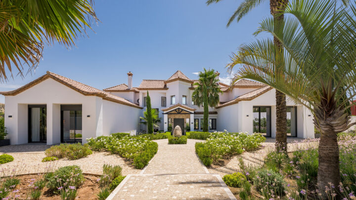 Villa Rebecka - Contemporary Mediterranean Home in Los Flamingos, Benahavís