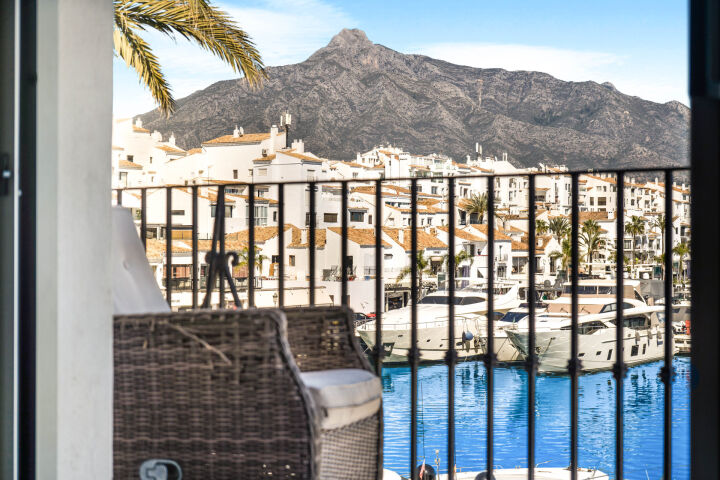 Benabola 209 Penthouse - Frontline Penthouse with Harbour Views in Puerto Banús, Marbella