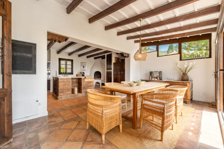 Villa Hibiscus IV - Traditional Golden Mile Villa with La Concha Views