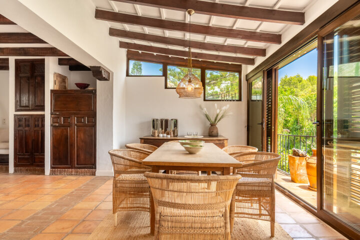 Villa Hibiscus IV - Traditional Golden Mile Villa with La Concha Views