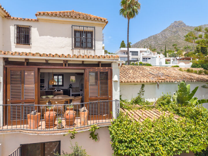 Villa Hibiscus IV - Traditional Golden Mile Villa with La Concha Views