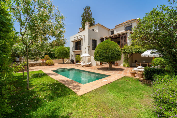 Villa Hibiscus IV - Traditional Golden Mile Villa with La Concha Views