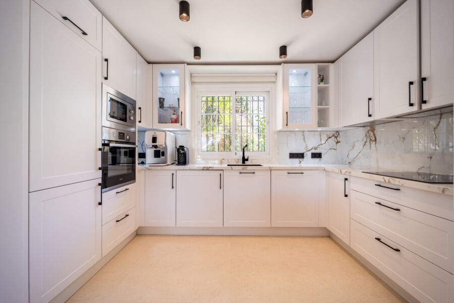 Arco Iris Townhouse - Casa adosada a pocos pasos del mar en la Milla de Oro de Marbella