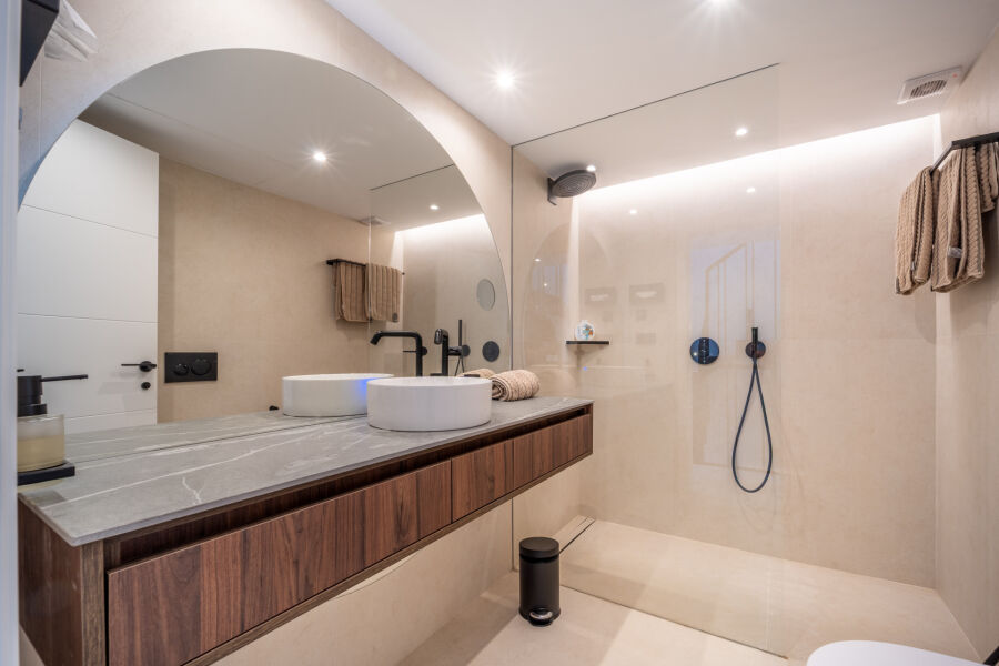Arco Iris Townhouse - Casa adosada a pocos pasos del mar en la Milla de Oro de Marbella