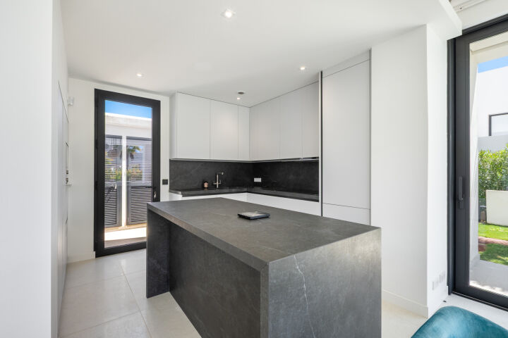 Villa La Finca 13 - Modern Villa with Sea and Mountain Views in La Finca de Marbella