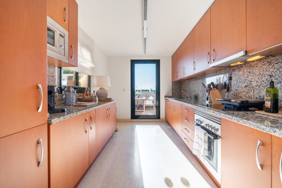 Sanlucar Duplex Penthouse - Residence with spectacular golf and panoramic sea views in Capanes del Golf, Nueva Andalucia