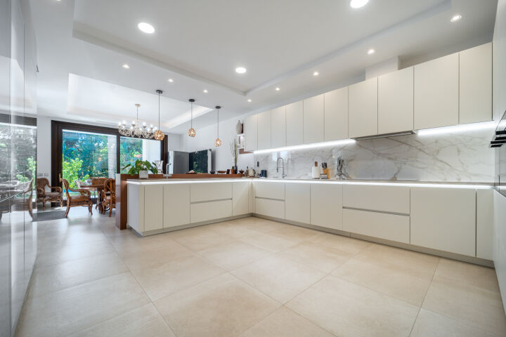 Murcia 1 - Beachside Villa in Casasola, New Golden Mile