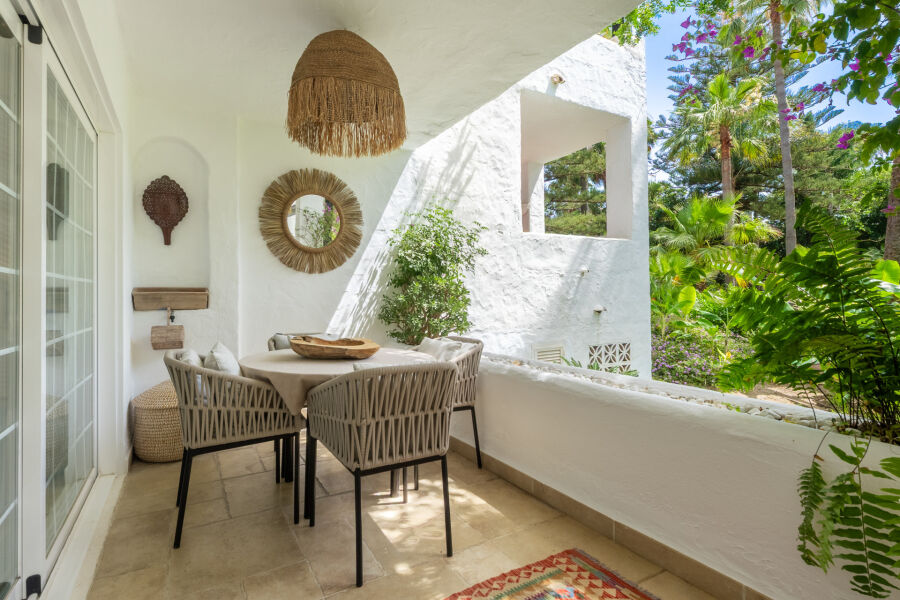 Bidesoa 110 - Apartamento en planta baja junto a la playa en Puente Romano II, Milla de Oro de Marbella
