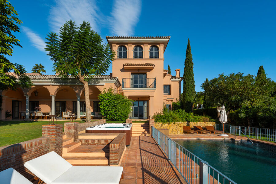 Villa Fiorentina - Andalusian Grandeur in Benahavís