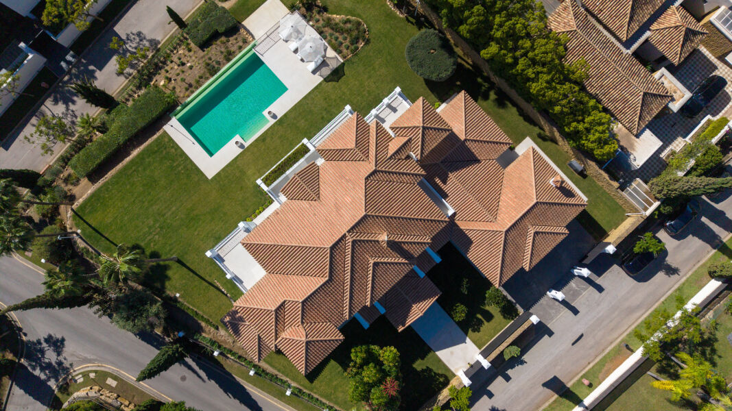 Villa Azur - A Modern Andalusian Sanctuary in Los Flamingos, Benahavís