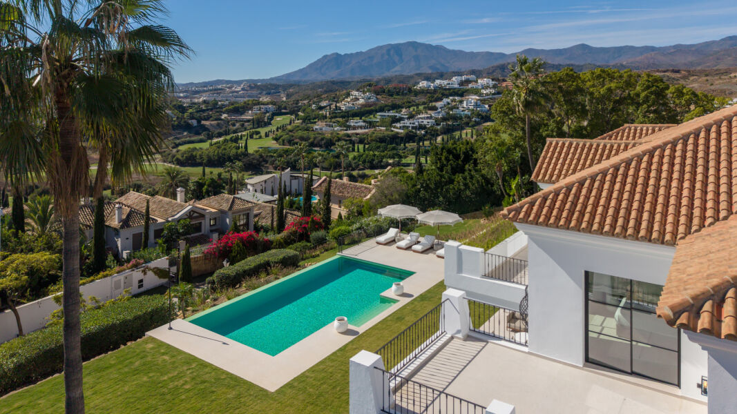 Villa Azur - A Modern Andalusian Sanctuary in Los Flamingos, Benahavís