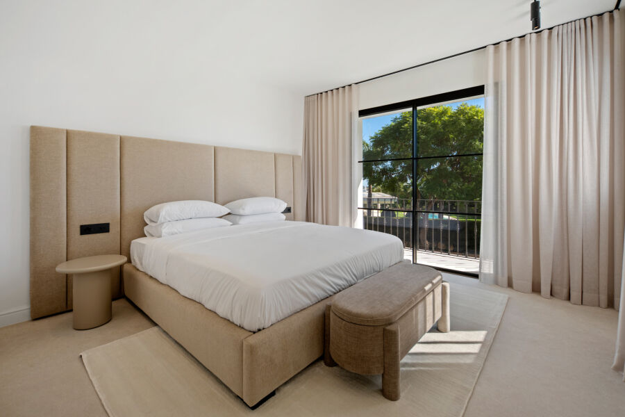 Villa Azur - A Modern Andalusian Sanctuary in Los Flamingos, Benahavís